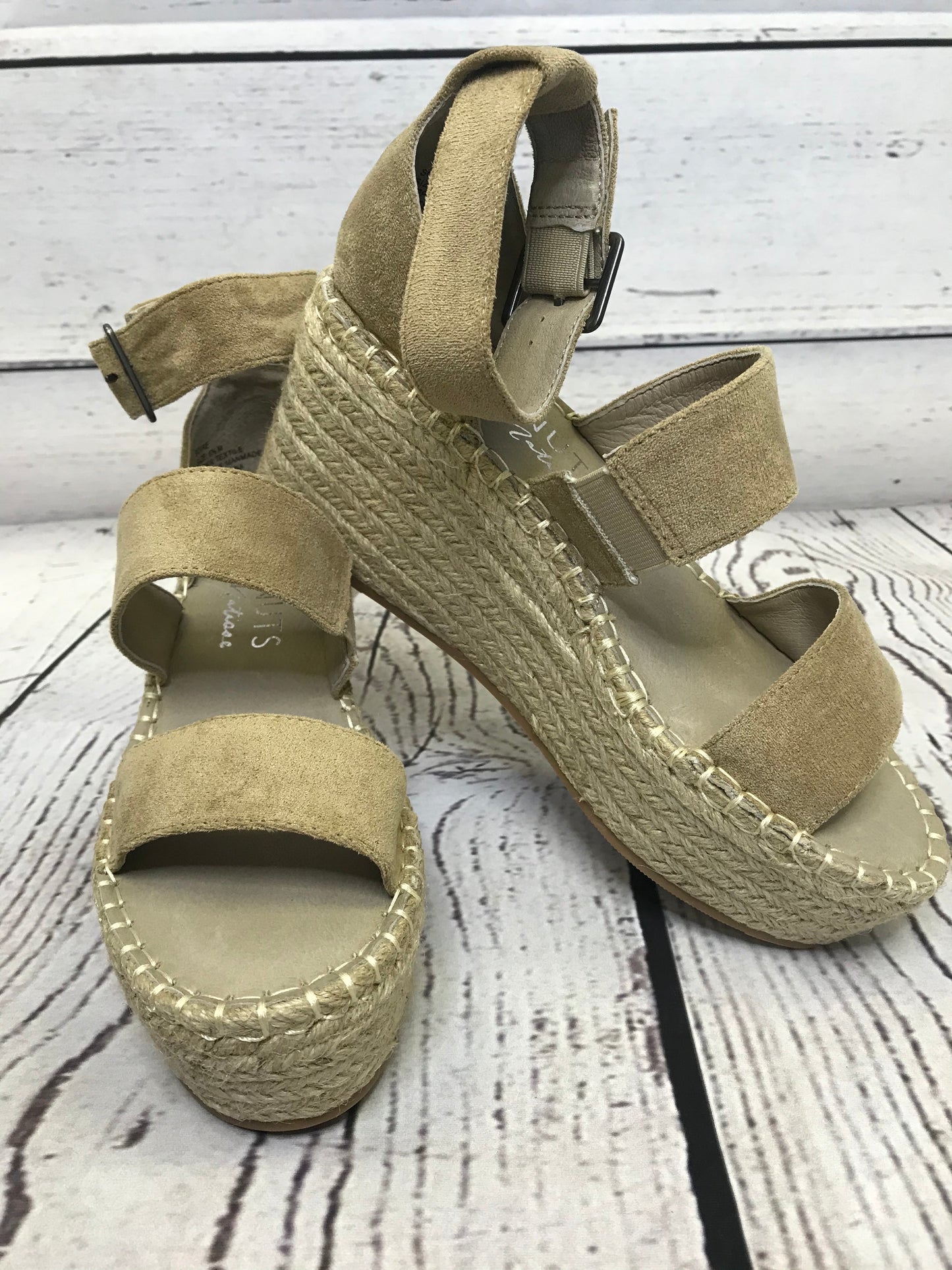 Soire Wedge